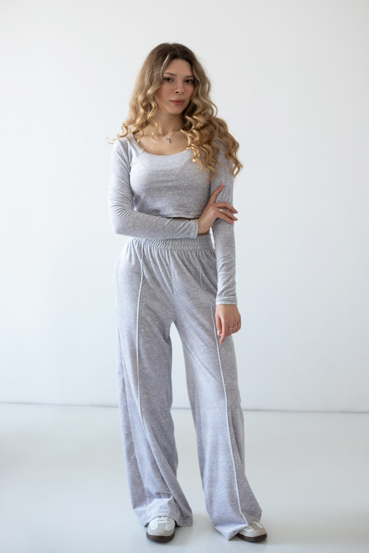 Костюм жіночий